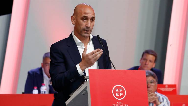 Luis Rubiales acusa al Gobierno: “Me preocupa que se empeñen en tomar parte y presionar en mi contra” Luis Rubiales acusa al Gobierno: “Me preocupa que se empeñen en tomar parte y presionar en mi contra”