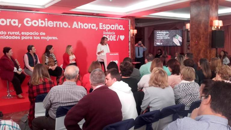 Susana Díaz defiende el papel de la mujer rural Susana Díaz defiende el papel de la mujer rural
