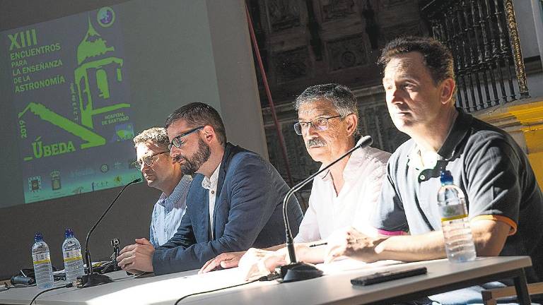 Foro de primer nivel para divulgar la astronomía Foro de primer nivel para divulgar la astronomía