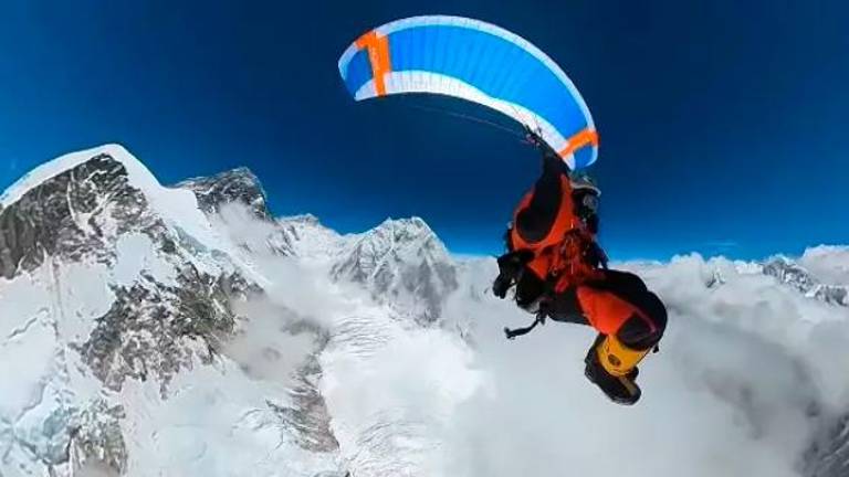Conquista la cima del mundo con 55 años Conquista la cima del mundo con 55 años