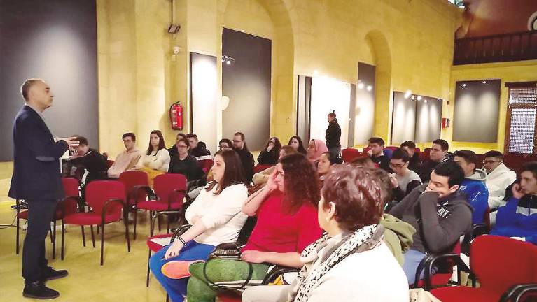 Taller de atención al cliente en hostelería Taller de atención al cliente en hostelería