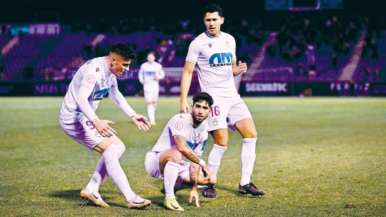 Óscar Lozano: 30 goles de blanco con el único objetivo del ascenso Óscar Lozano: 30 goles de blanco con el único objetivo del ascenso