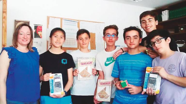 “Plata” en el concurso de matemáticas Pangea 2019 “Plata” en el concurso de matemáticas Pangea 2019