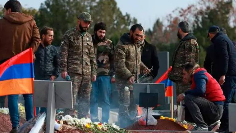 Armenia y Azerbaiyán acuerdan un alto el fuego Armenia y Azerbaiyán acuerdan un alto el fuego