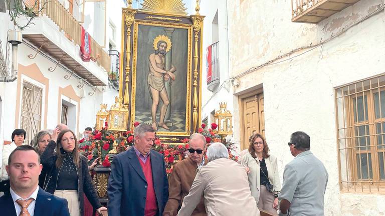 El paso del Señor de la Vida en Bélmez de la Moraleda El paso del Señor de la Vida en Bélmez de la Moraleda