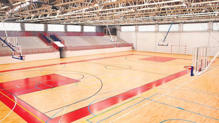 Desierta la licitación para placas en el polideportivo municipal Desierta la licitación para placas en el polideportivo municipal