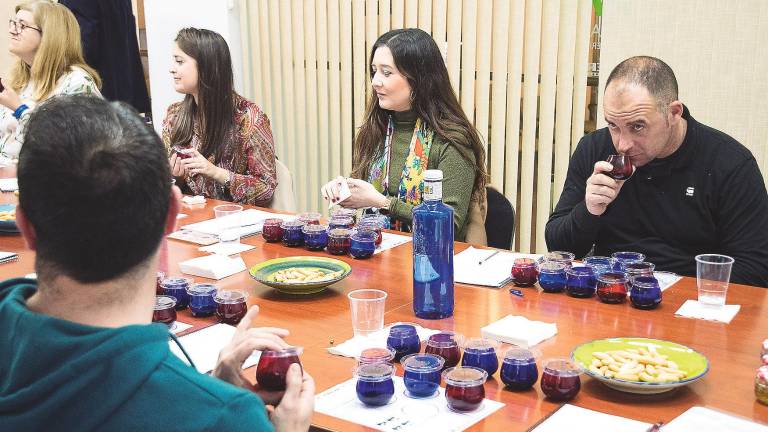 Curso de iniciación a la cata de aceite de oliva Curso de iniciación a la cata de aceite de oliva