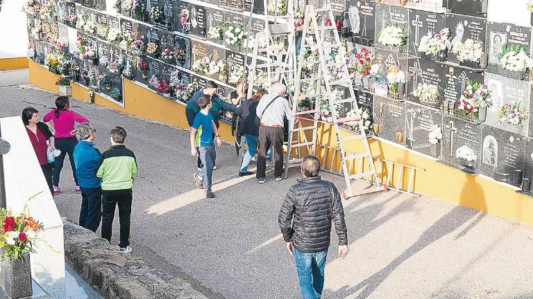 El cementerio, preparado para Todos los Santos El cementerio, preparado para Todos los Santos