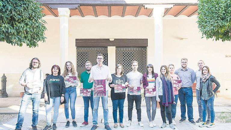 Entrega de los regalos de “Construímos juventud” Entrega de los regalos de “Construímos juventud”