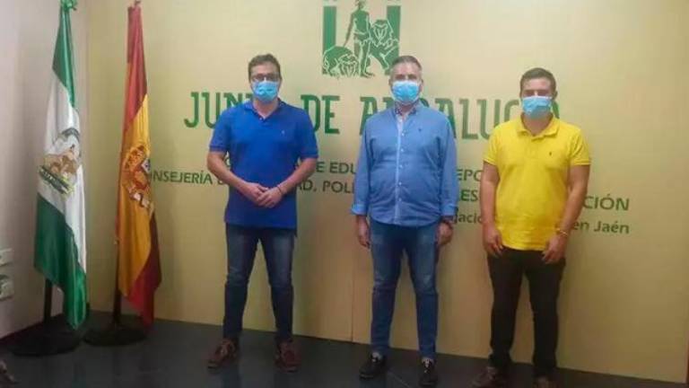 Junta y Ayuntamiento de Torres coordinan una vuelta segura a las aulas Junta y Ayuntamiento de Torres coordinan una vuelta segura a las aulas