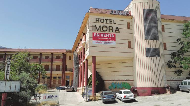 El abandonado hotel Imora deja de ser fantasma El abandonado hotel Imora deja de ser fantasma
