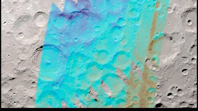 Un mapa del agua de la Luna cerca de su polo sur Un mapa del agua de la Luna cerca de su polo sur