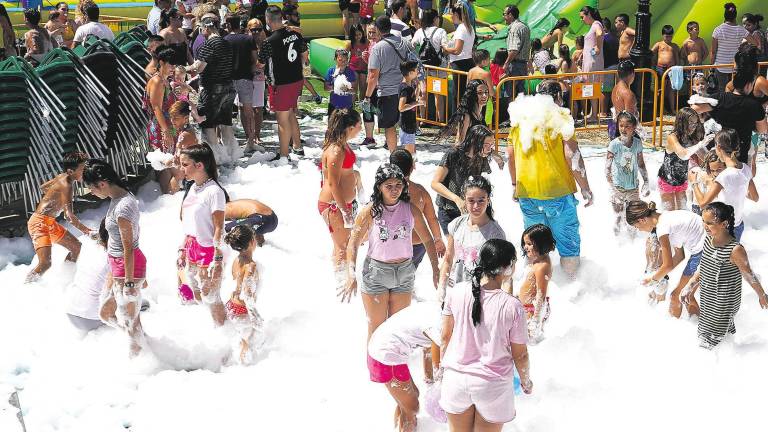 Ganas de fiesta pese al calor Ganas de fiesta pese al calor