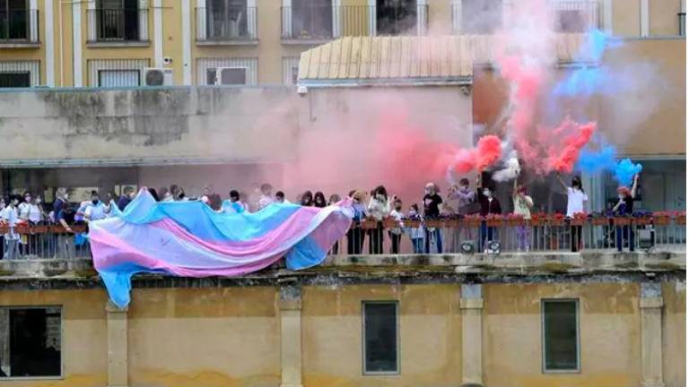 El Gobierno tramitará las leyes Trans y LGTBI en un único texto que incluye la autodeterminación El Gobierno tramitará las leyes Trans y LGTBI en un único texto que incluye la autodeterminación