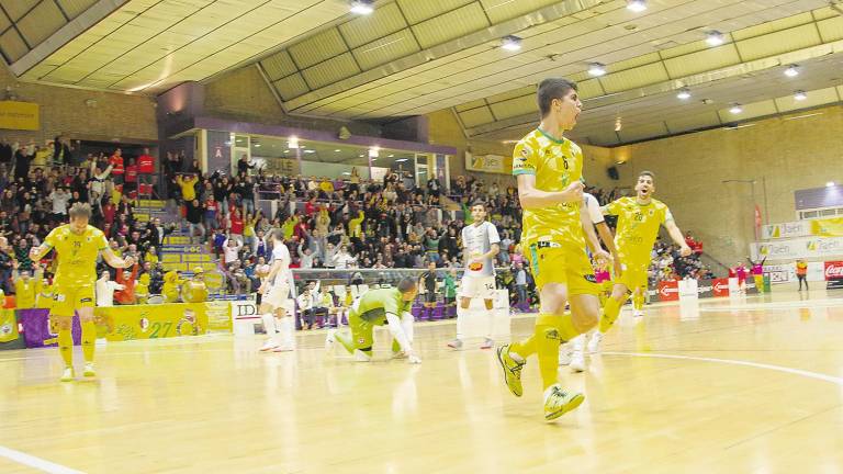 La pegada de Carlitos permite al Jaén FS no fallar en su pista La pegada de Carlitos permite al Jaén FS no fallar en su pista