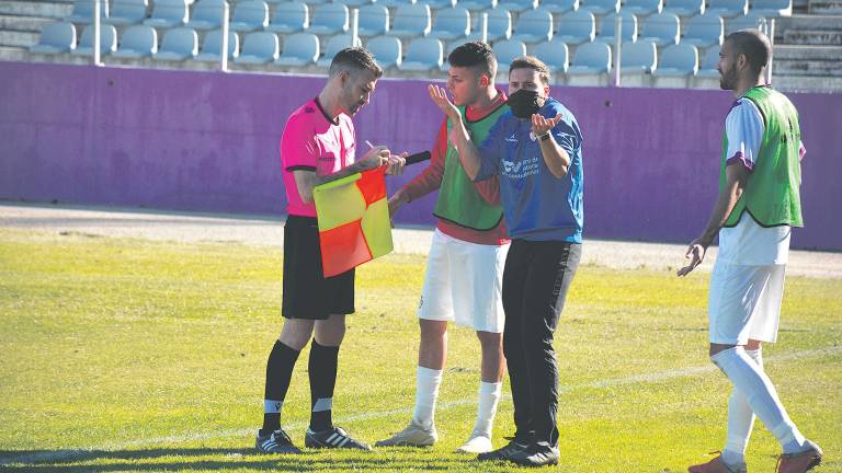 Competición sanciona a Charaf con siete partidos de suspensión Competición sanciona a Charaf con siete partidos de suspensión