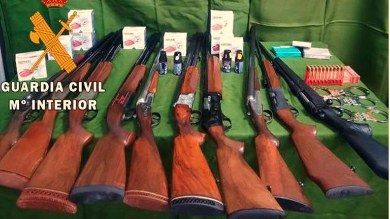 La Guardia Civil interviene armas de fuego en un local de Úbeda La Guardia Civil interviene armas de fuego en un local de Úbeda