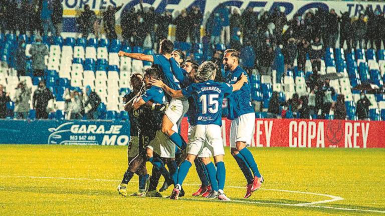 El Linares da otra alegría a sus aficionados en la Copa del Rey