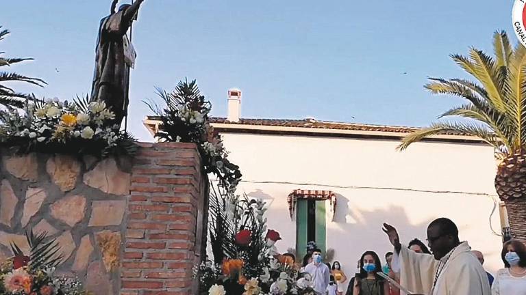 Aldeahermosa se congrega en la casa del Bautista