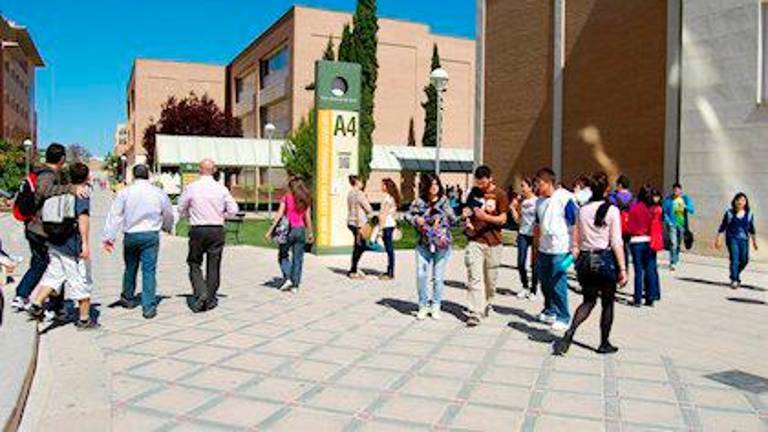 Estudiantes de la UJA se sienten insultados y despreciados Estudiantes de la UJA se sienten insultados y despreciados