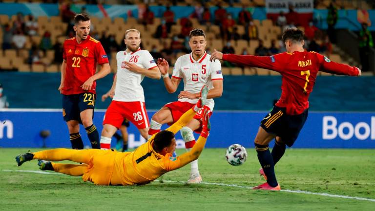 España se deja los deberes para el final (1-1)