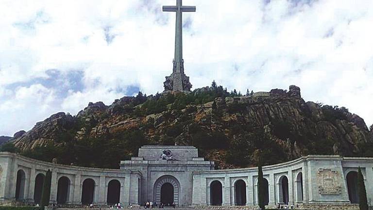 La familia Franco y su relación con la provincia La familia Franco y su relación con la provincia