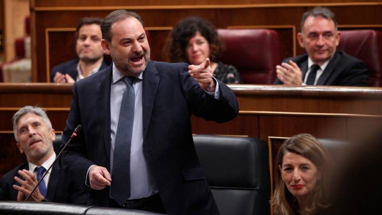 Gritos de dimisión para Ábalos desde la bancada de PP y Vox Gritos de dimisión para Ábalos desde la bancada de PP y Vox