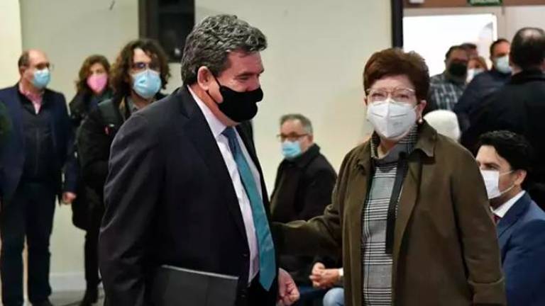 El Gobierno cesa a la delegada en Ceuta investigada por la devolución de 55 menores a Marruecos El Gobierno cesa a la delegada en Ceuta investigada por la devolución de 55 menores a Marruecos