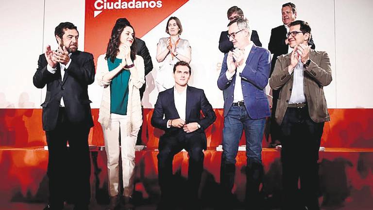 Rivera sitúa a Roldán como portavoz y se rodea de afines Rivera sitúa a Roldán como portavoz y se rodea de afines