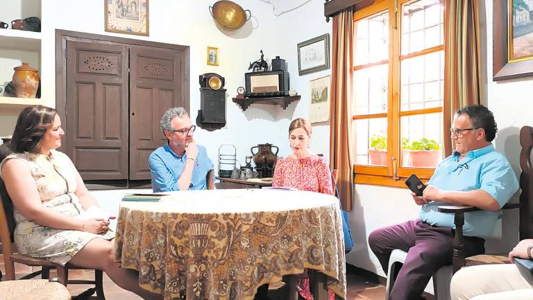 Andrés Ortiz Tafur presenta su novela en Valdepeñas de Jaén Andrés Ortiz Tafur presenta su novela en Valdepeñas de Jaén