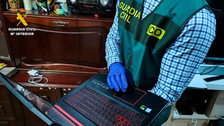 La UCO desenmascara a los dos responsable de ‘Guardia Civil X’ La UCO desenmascara a los dos responsable de ‘Guardia Civil X’