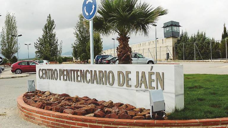 Le piden 5 años de cárcel por abusar de su hermanastra Le piden 5 años de cárcel por abusar de su hermanastra