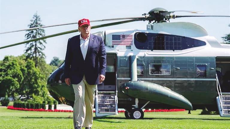 Donald Trump amenaza con erradicar Irán Donald Trump amenaza con erradicar Irán