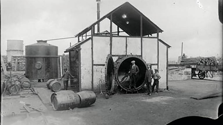 La creosota junto a la estación de tren, una “patata caliente” para Andújar La creosota junto a la estación de tren, una “patata caliente” para Andújar