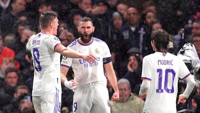 Benzema agranda la leyenda blanca en Europa en Londres (1-3) Benzema agranda la leyenda blanca en Europa en Londres (1-3)