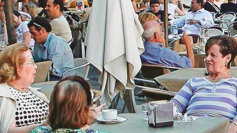 El sector servicios eleva sus ventas un 3,7% en junio en Andalucía y el empleo sube un 1,8% El sector servicios eleva sus ventas un 3,7% en junio en Andalucía y el empleo sube un 1,8%