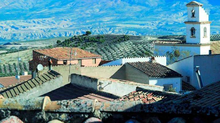 La caída de un rayo provoca un incendio en Larva La caída de un rayo provoca un incendio en Larva