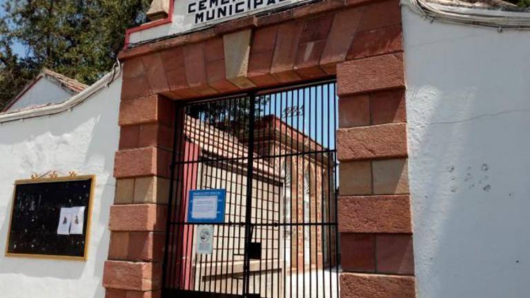 Archivado el caso de la profanación en el cementerio de Andújar Archivado el caso de la profanación en el cementerio de Andújar