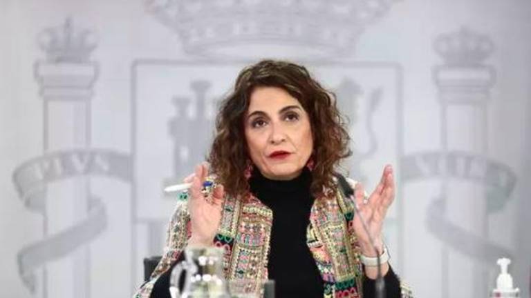 La Agencia Tributaria reforzará el control de españoles que simulan residir en el extranjero La Agencia Tributaria reforzará el control de españoles que simulan residir en el extranjero