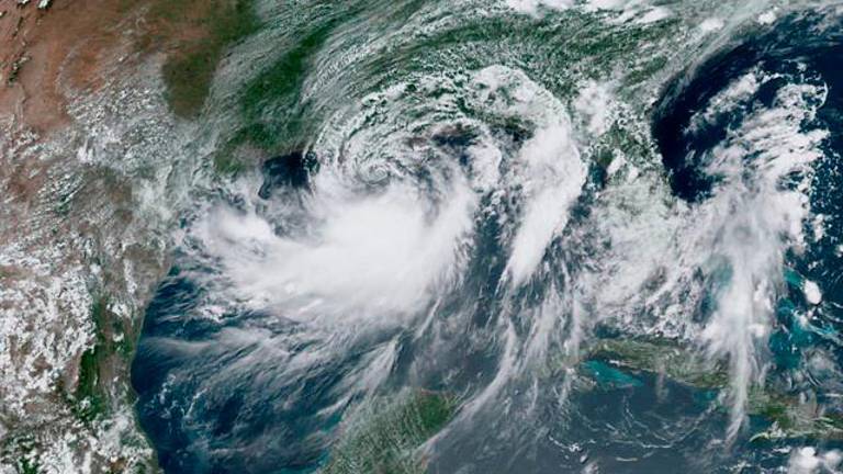“Barry” es degradada a tormenta tropical tras tocar tierra en Luisiana “Barry” es degradada a tormenta tropical tras tocar tierra en Luisiana