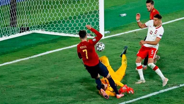 España afronta sin red su primer “cruce” España afronta sin red su primer “cruce”