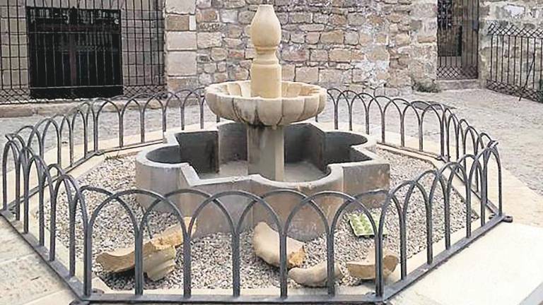 La fuente del Mirador de San Lorenzo sufre un acto vandálico La fuente del Mirador de San Lorenzo sufre un acto vandálico