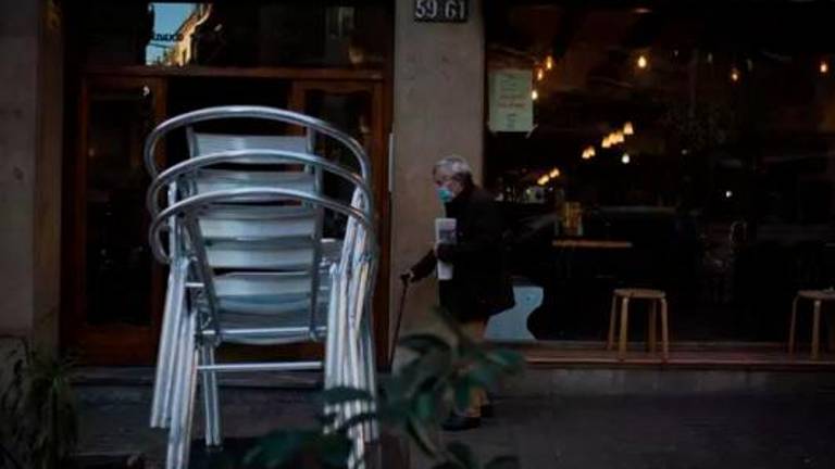 Los hosteleros piden a la Junta que elimine las restricciones de 18:00 a 20:00 horas Los hosteleros piden a la Junta que elimine las restricciones de 18:00 a 20:00 horas