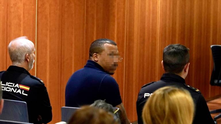 Condenado a 41 años de cárcel ‘El melillero’ por intentar asesinar con ácido a su exnovia y una amiga Condenado a 41 años de cárcel ‘El melillero’ por intentar asesinar con ácido a su exnovia y una amiga