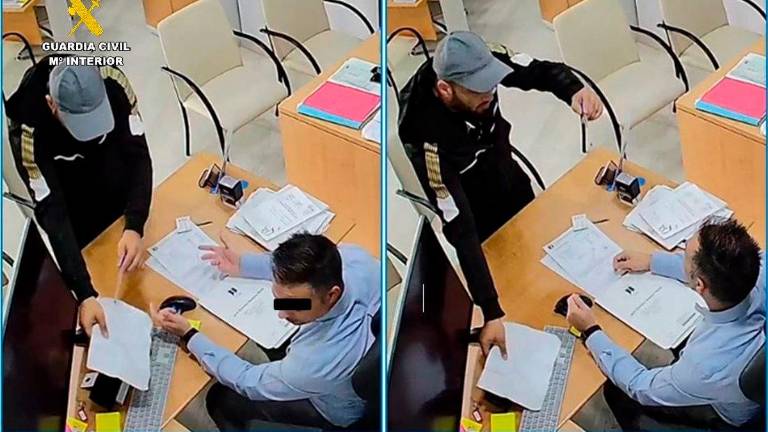 Investigan a 15 personas por el robo de teléfonos móviles de alta gama en Jaén Investigan a 15 personas por el robo de teléfonos móviles de alta gama en Jaén