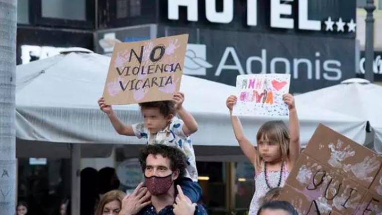 Más de medio centenar de menores en España están en riesgo alto o extremo de sufrir violencia vicaria Más de medio centenar de menores en España están en riesgo alto o extremo de sufrir violencia vicaria