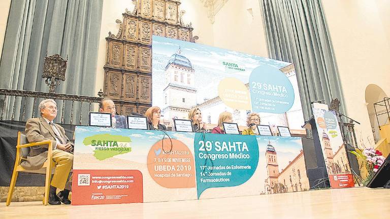 Profesionales sanitarios reunidos en Los Cerros Profesionales sanitarios reunidos en Los Cerros