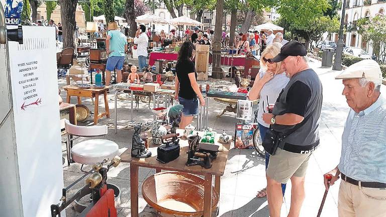 El mercado de antigüedades cambia su ubicación El mercado de antigüedades cambia su ubicación