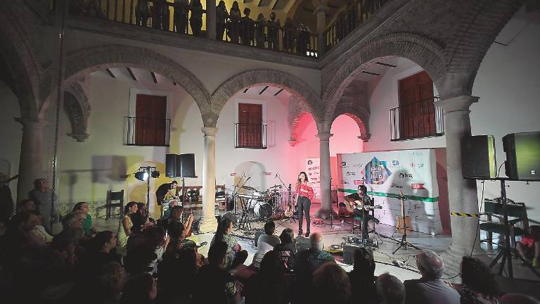 Una noche con “embrujo jondo” Una noche con “embrujo jondo”