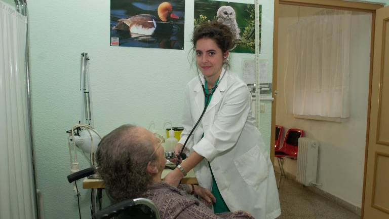 La enfermera que trabajó con contratos esporádicos, que fue alcaldesa de Jimena y ahora dirige la sanidad andaluza La enfermera que trabajó con contratos esporádicos, que fue alcaldesa de Jimena y ahora dirige la sanidad andaluza